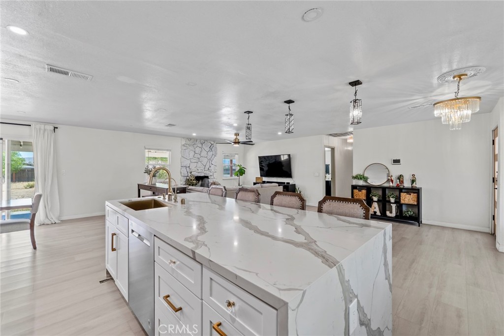 8263 3rd Hesperia, CA 92345 - Photo 12 of 60