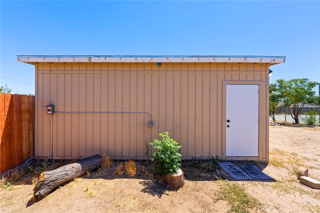 8263 3rd Hesperia, CA 92345 - Photo 39 of 60