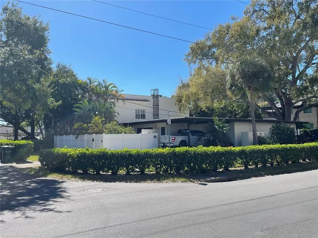 a street sign on the side of a road