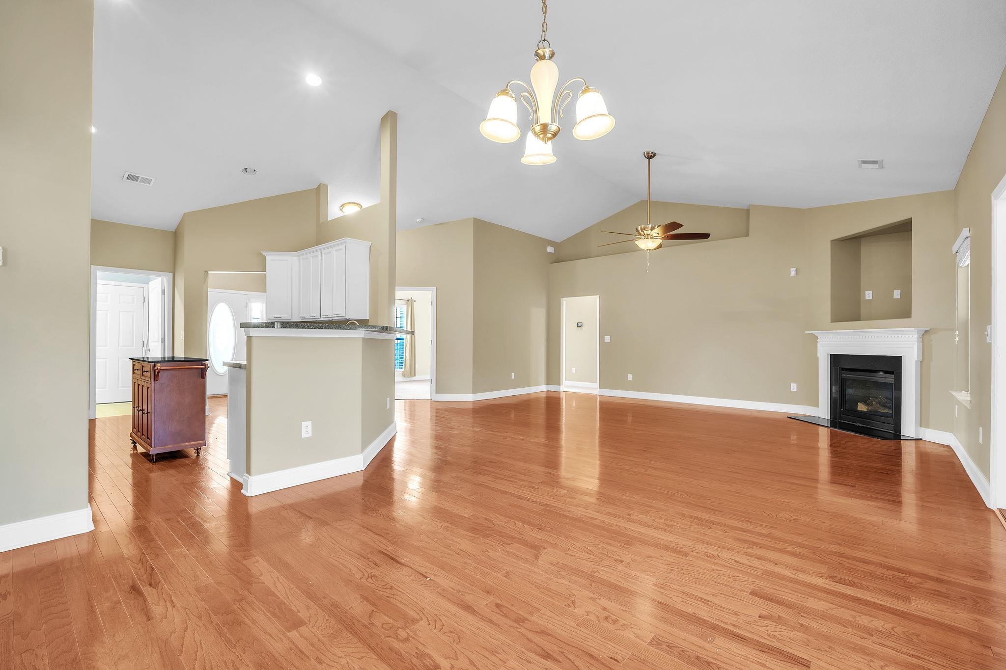 215 Stonecrest Drive Roebuck, SC 29376 - Photo 4 of 25 Living Room