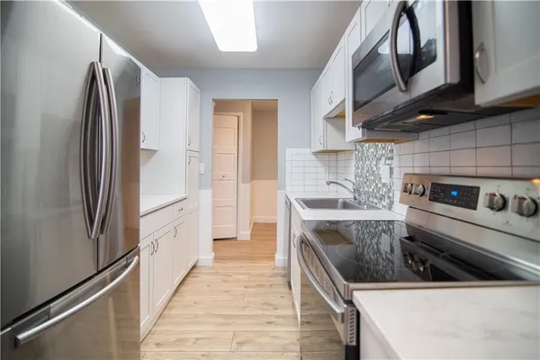 $2,000 | 23 Bullocks Point Avenue, Unit 4A, East Providence, RI 02915