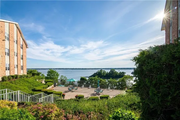 $2,000 | 23 Bullocks Point Avenue, Unit 4A, East Providence, RI 02915