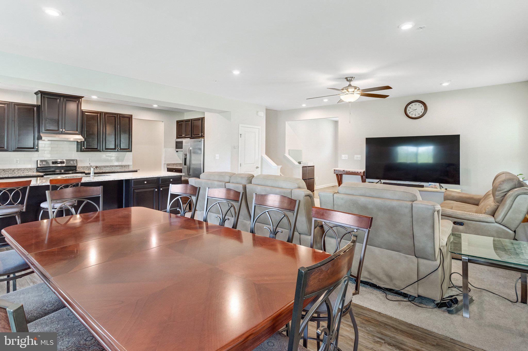 11241 Wheeler Ridge Drive Manassas, VA 20109 - Photo 5 of 44