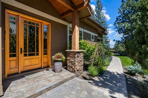 $895,000 | 343 Mt Washington Drive, Bend, OR 97702