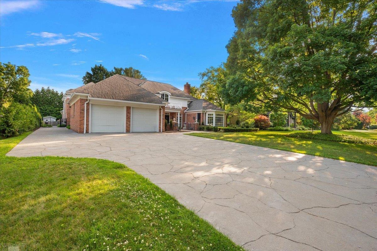 161 Lothrop Road Grosse Pointe, MI 48236 - Photo 7 of 95 50214152-08d8fb9d-9c11-45e4-82b8-aac5fe29936a.JPG