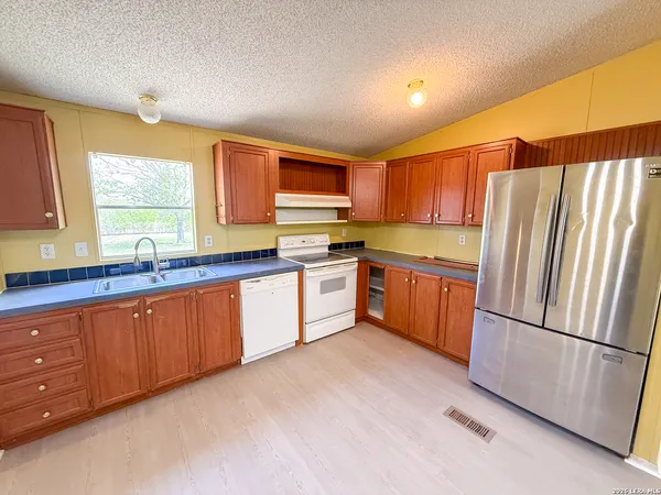 $1,600 | 4506 Legend Falls, San Antonio, TX 78253