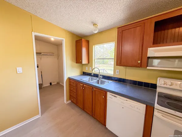 $1,600 | 4506 Legend Falls, San Antonio, TX 78253