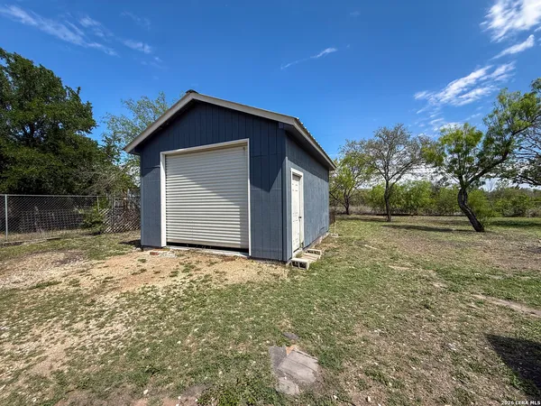 $1,600 | 4506 Legend Falls, San Antonio, TX 78253