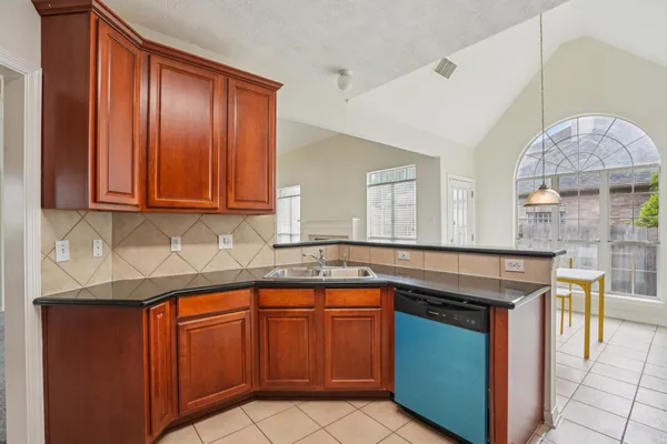 $2,800 | 7803 Deerwood Lake Drive, Humble, TX 77346