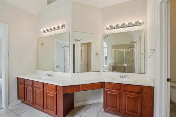 $2,800 | 7803 Deerwood Lake Drive, Humble, TX 77346