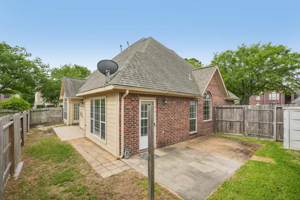 $2,800 | 7803 Deerwood Lake Drive, Humble, TX 77346