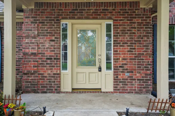 $2,800 | 7803 Deerwood Lake Drive, Humble, TX 77346