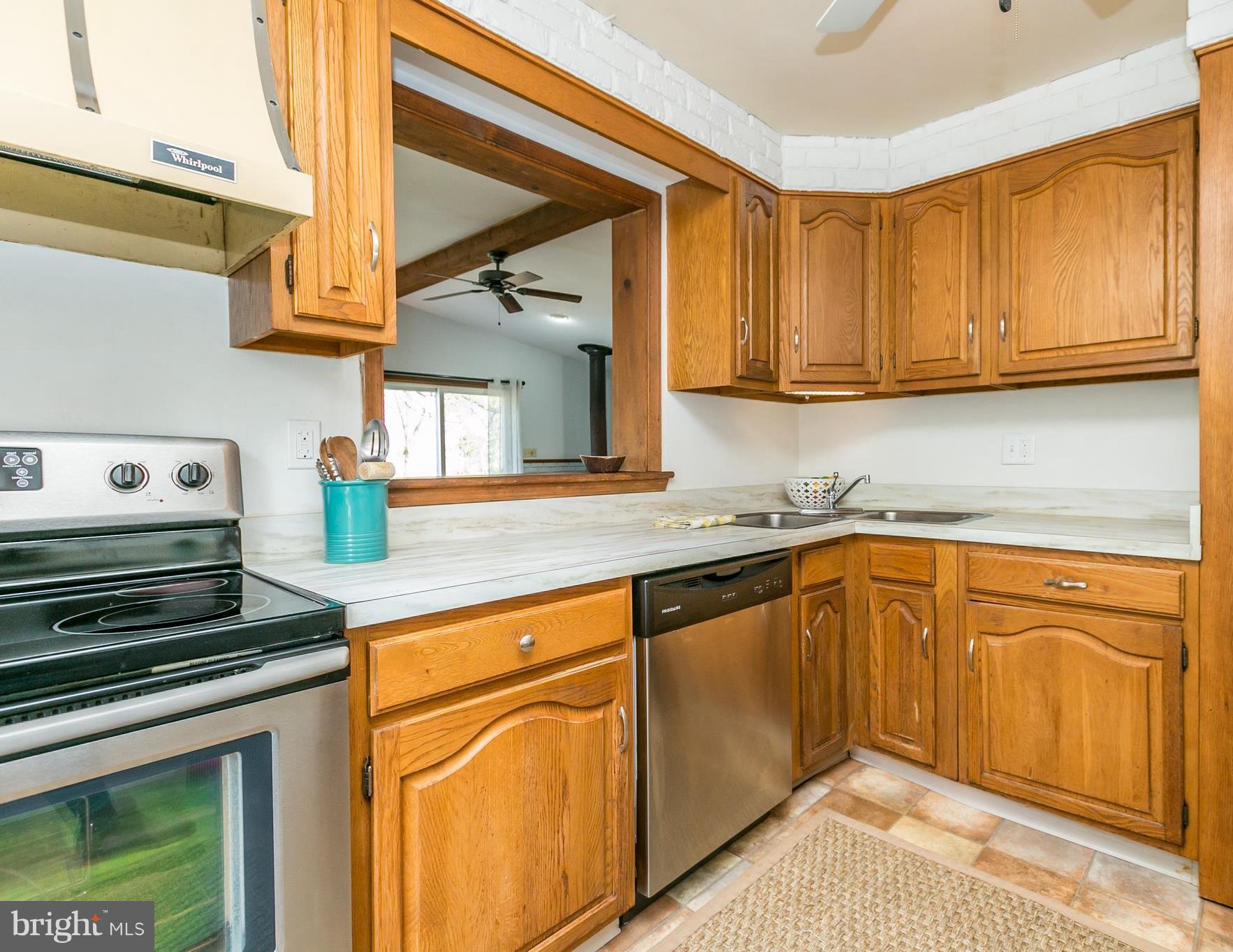 6673 Loch Hill Road Baltimore, MD 21239 - Photo 7 of 30 Kitchen