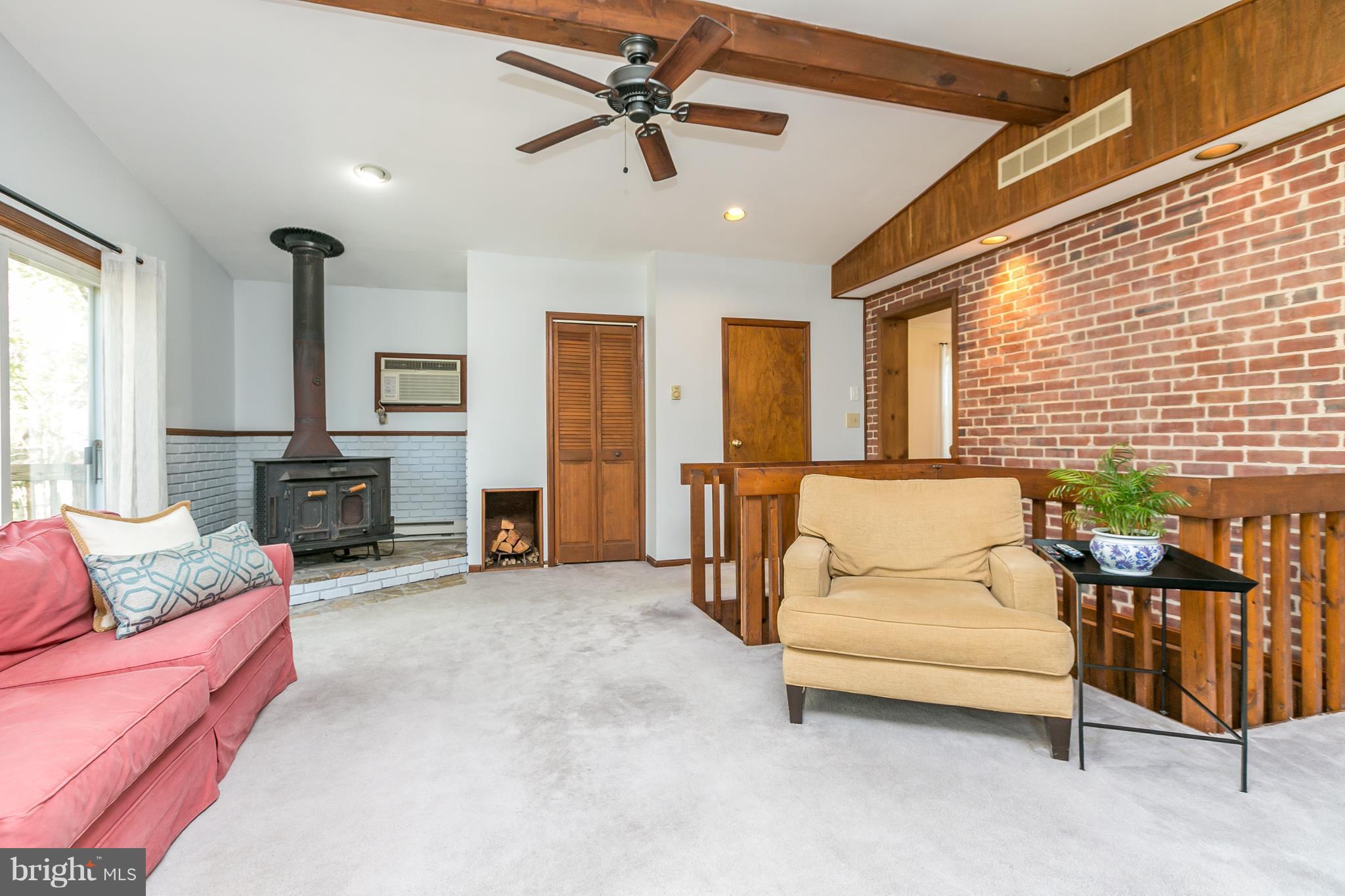 6673 Loch Hill Road Baltimore, MD 21239 - Photo 10 of 30 Large Family Room on main level