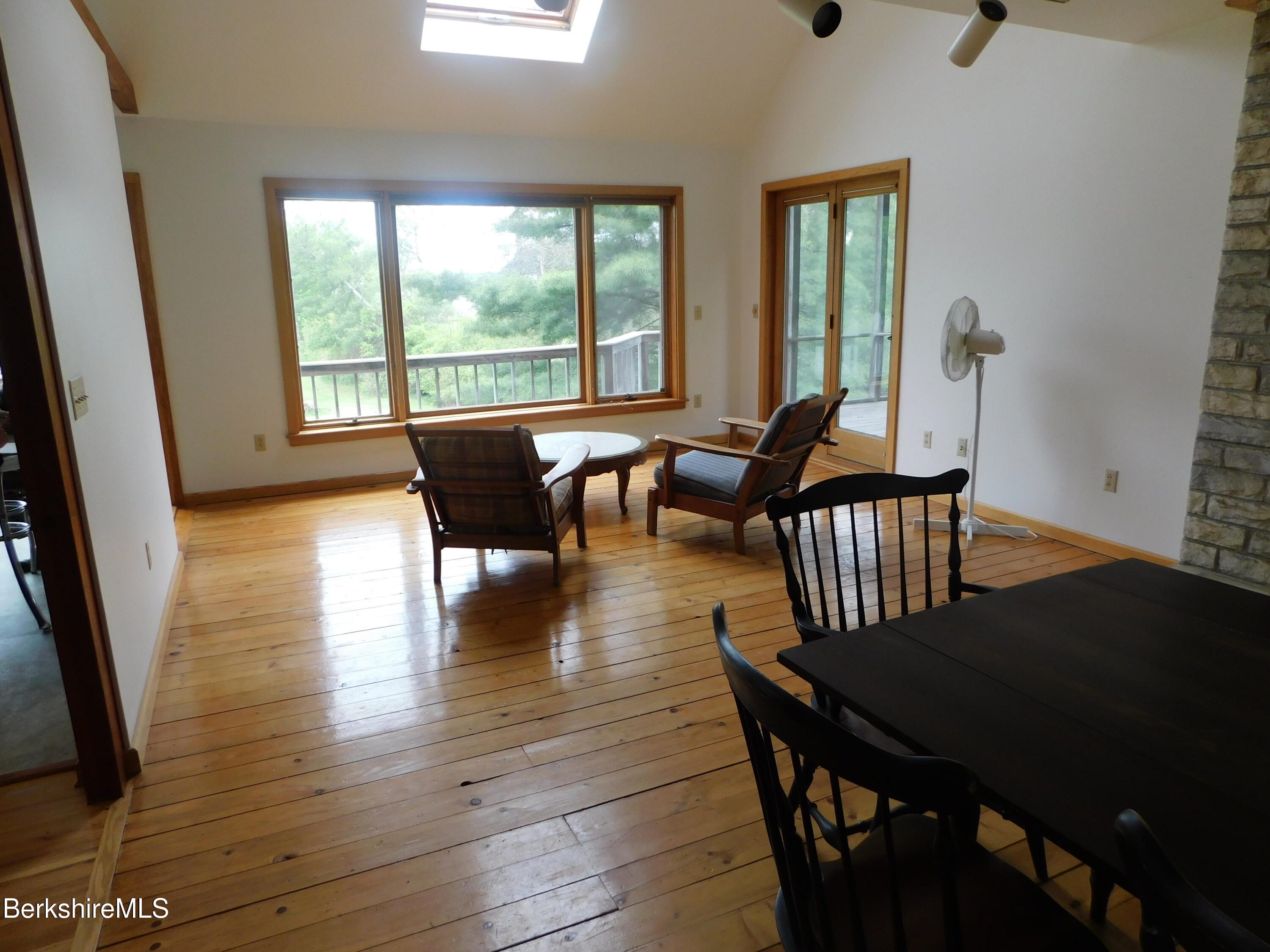 122 Thomas Island Road Pittsfield, MA 01201 - Photo 14 of 36 DSCN0009