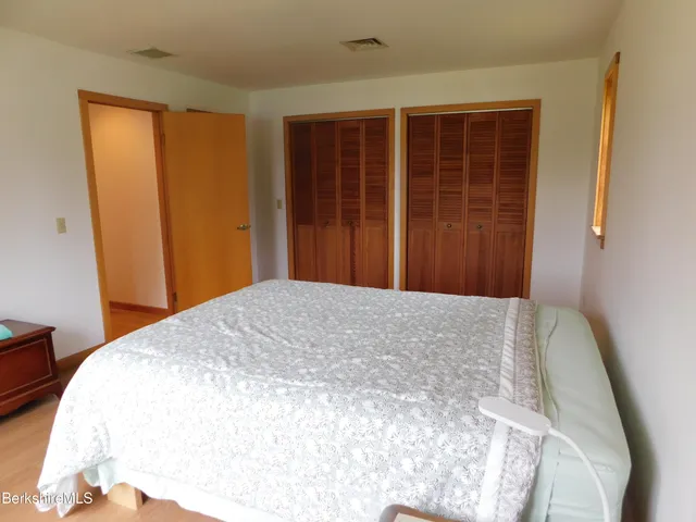 $3,500 | 122 Thomas Island Road, Pittsfield, MA 01201