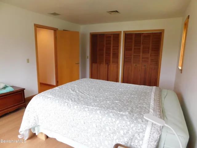 $3,500 | 122 Thomas Island Road, Pittsfield, MA 01201