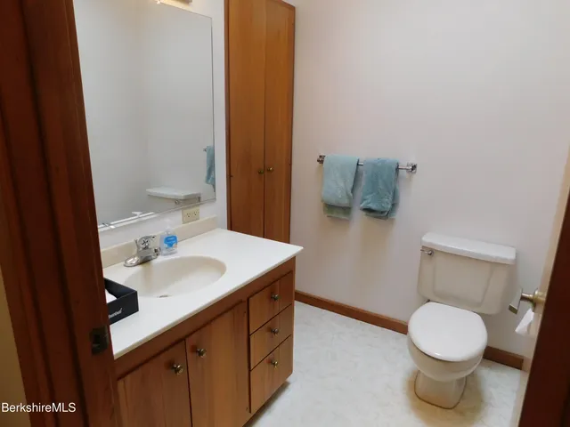 $3,500 | 122 Thomas Island Road, Pittsfield, MA 01201