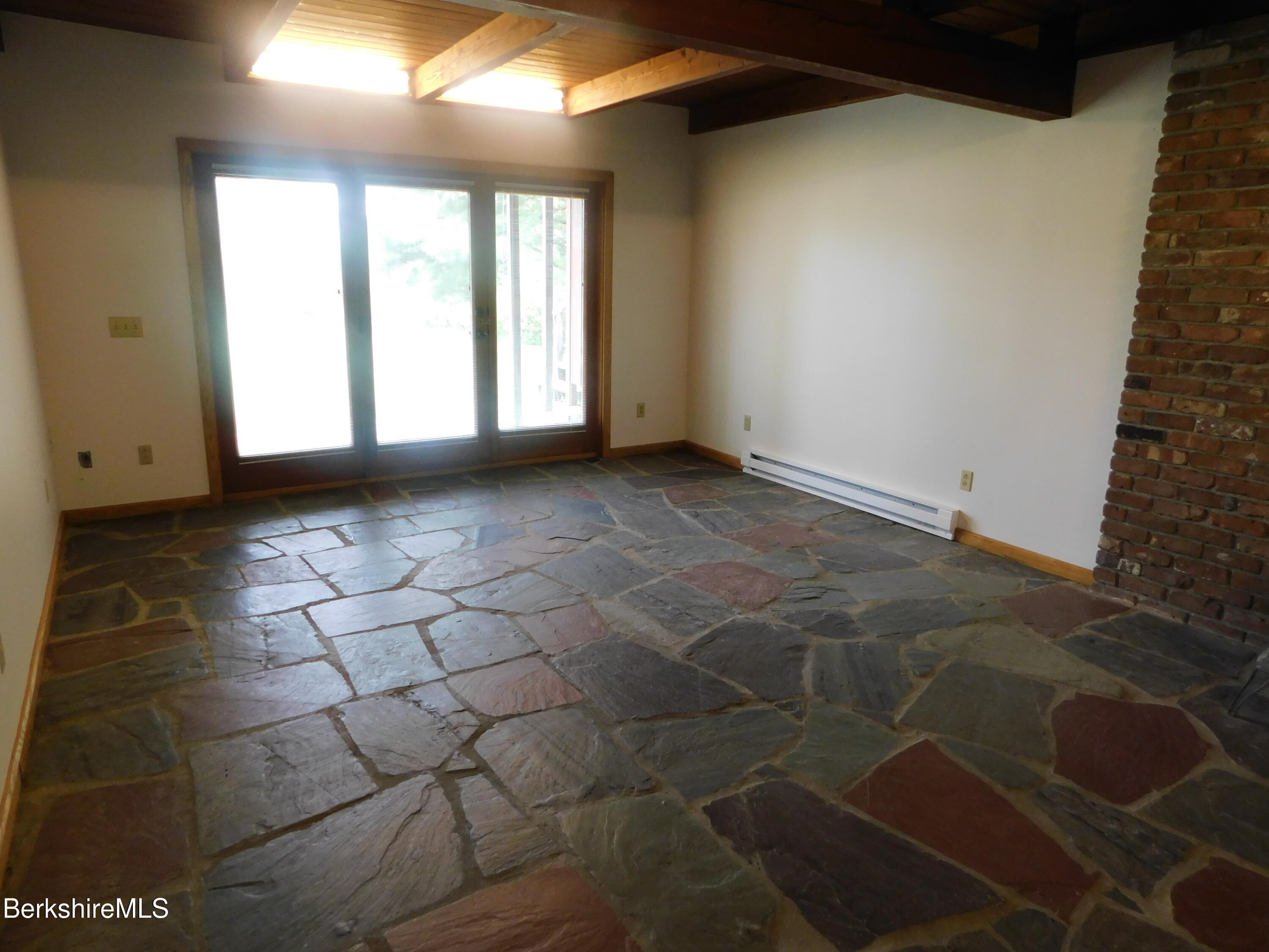 122 Thomas Island Road Pittsfield, MA 01201 - Photo 21 of 36 DSCN0014