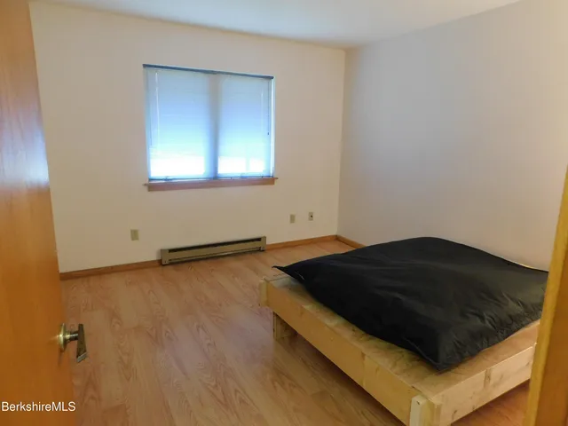 $3,500 | 122 Thomas Island Road, Pittsfield, MA 01201