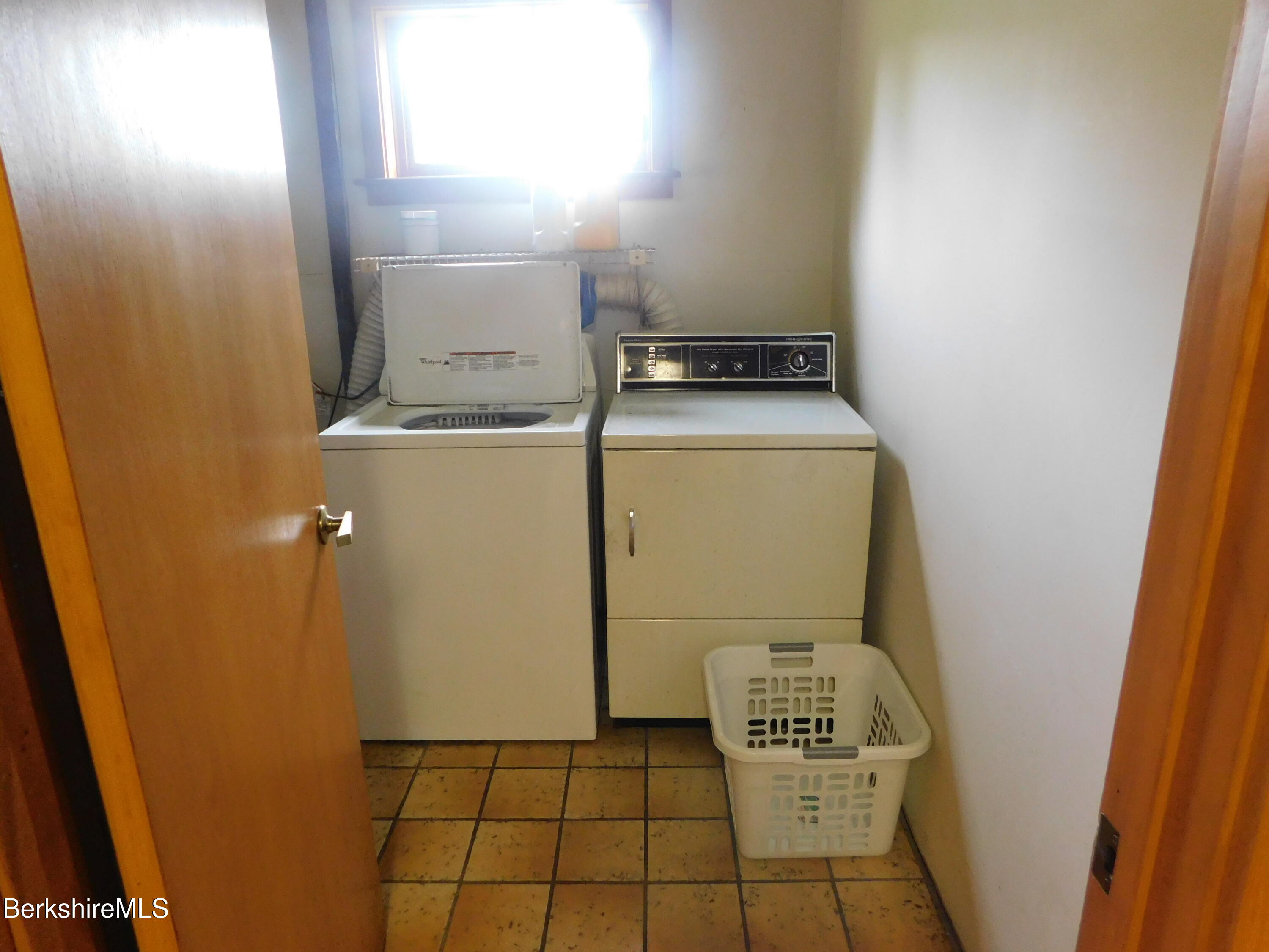 122 Thomas Island Road Pittsfield, MA 01201 - Photo 31 of 36 DSCN0023