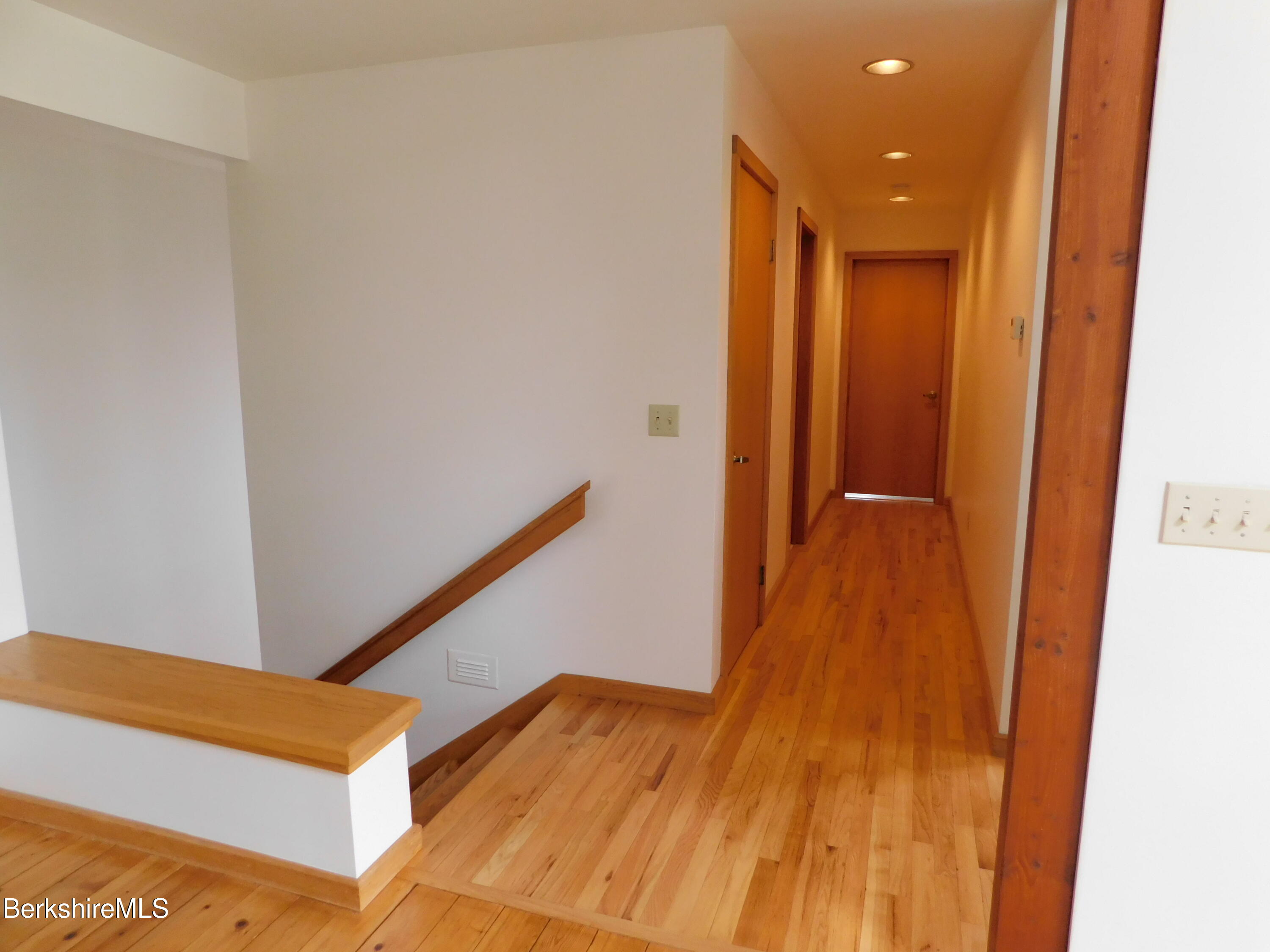 122 Thomas Island Road Pittsfield, MA 01201 - Photo 7 of 36 DSCN0011