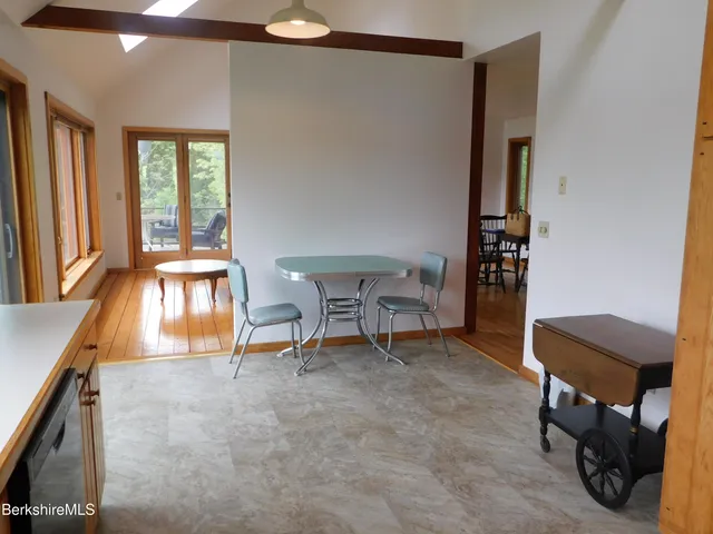 $3,500 | 122 Thomas Island Road, Pittsfield, MA 01201