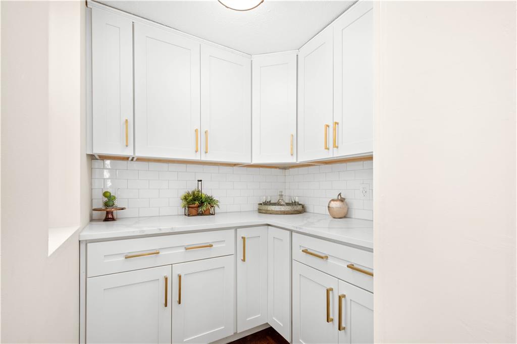 1015 Greentree Road Pittsburgh, PA 15220 - Photo 9 of 25 Charming Butler's Pantry for Additional Storage
