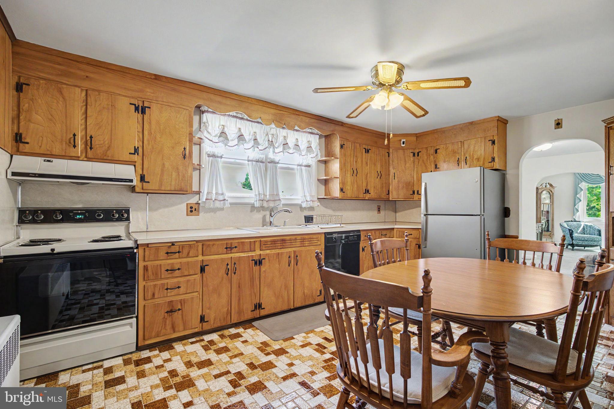 157 Egypt Road Norristown, PA 19403 - Photo 8 of 34 Gallery Image 8