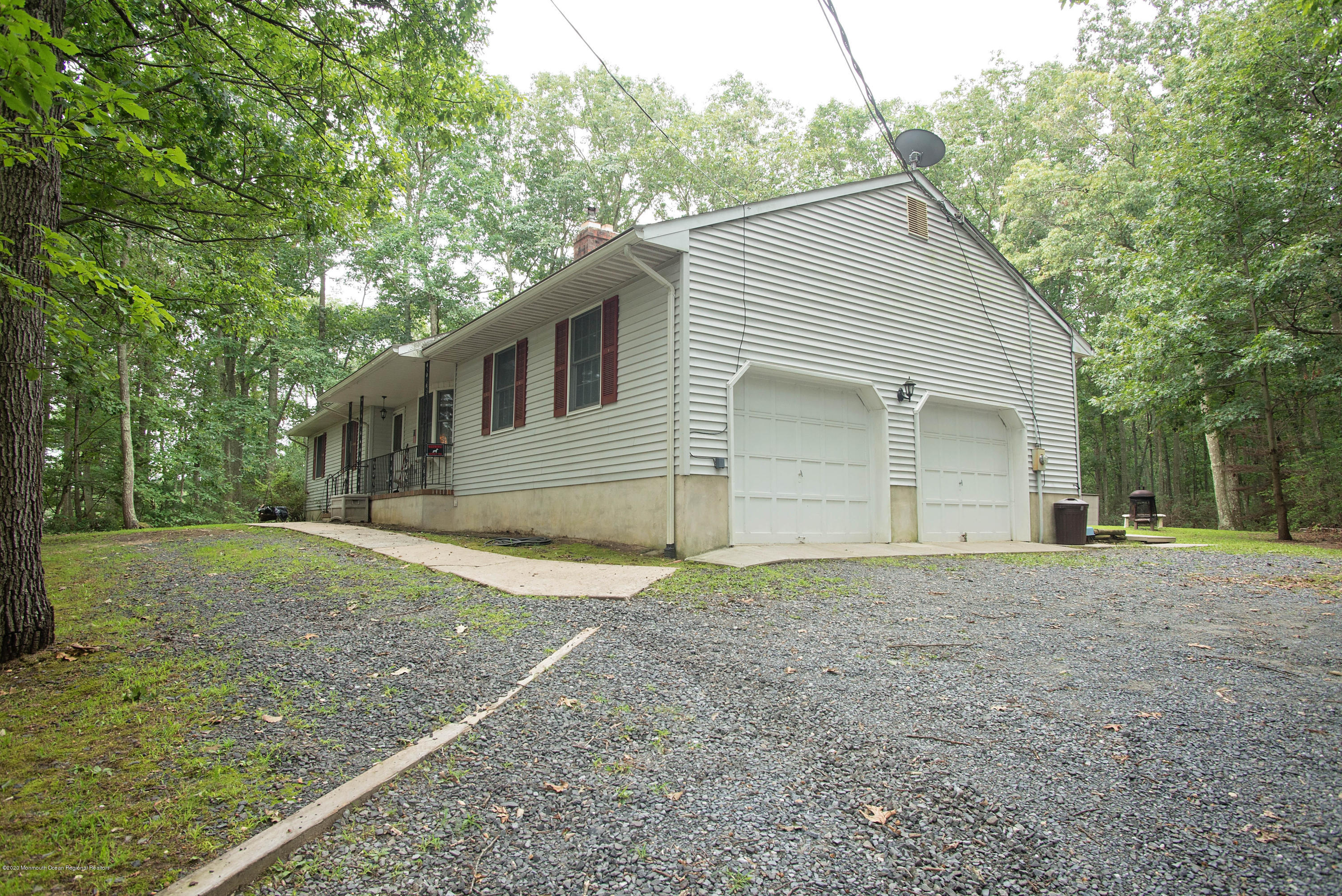 699 Pinehurst Road New Egypt, NJ 08533 - Photo 2 of 25 _RMJ1251 2 car garage