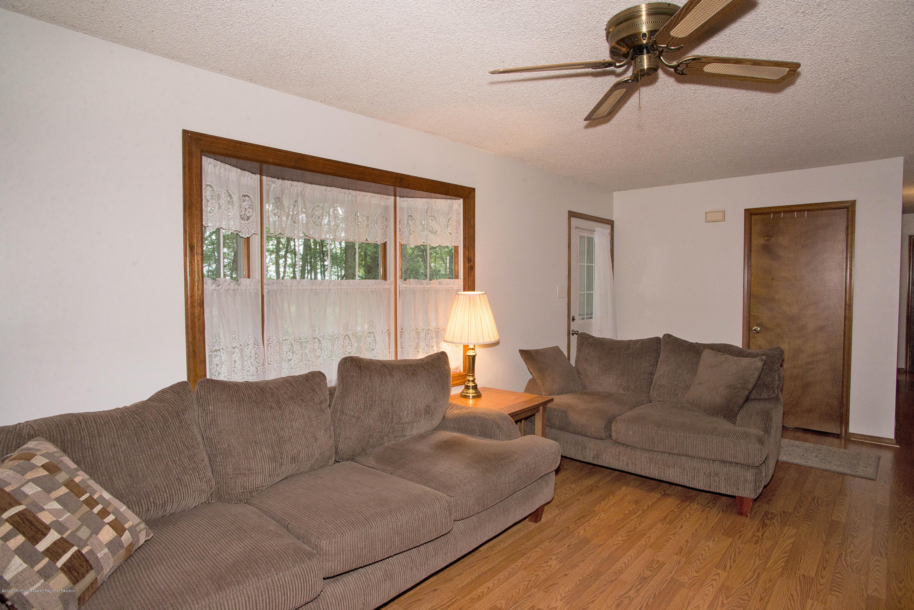 699 Pinehurst Road New Egypt, NJ 08533 - Photo 4 of 25 _RMJ1279 living room