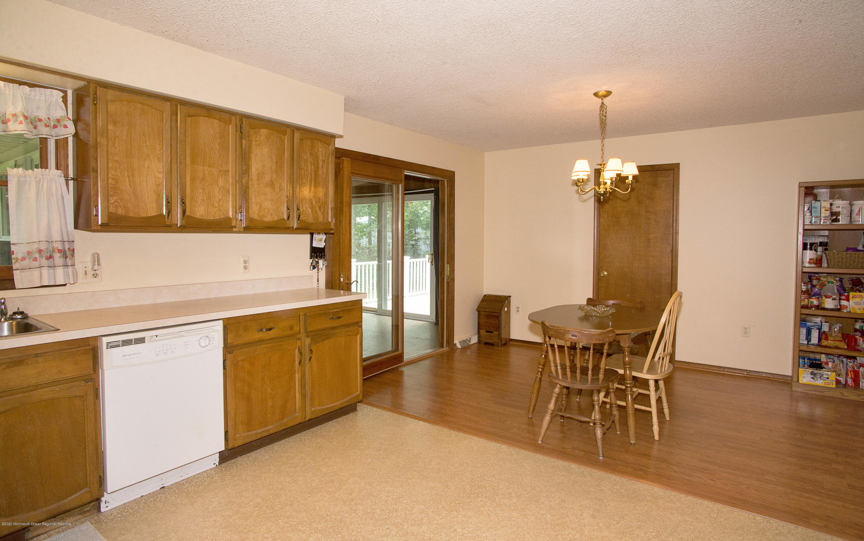 699 Pinehurst Road New Egypt, NJ 08533 - Photo 7 of 25 _RMJ1272 kitchen