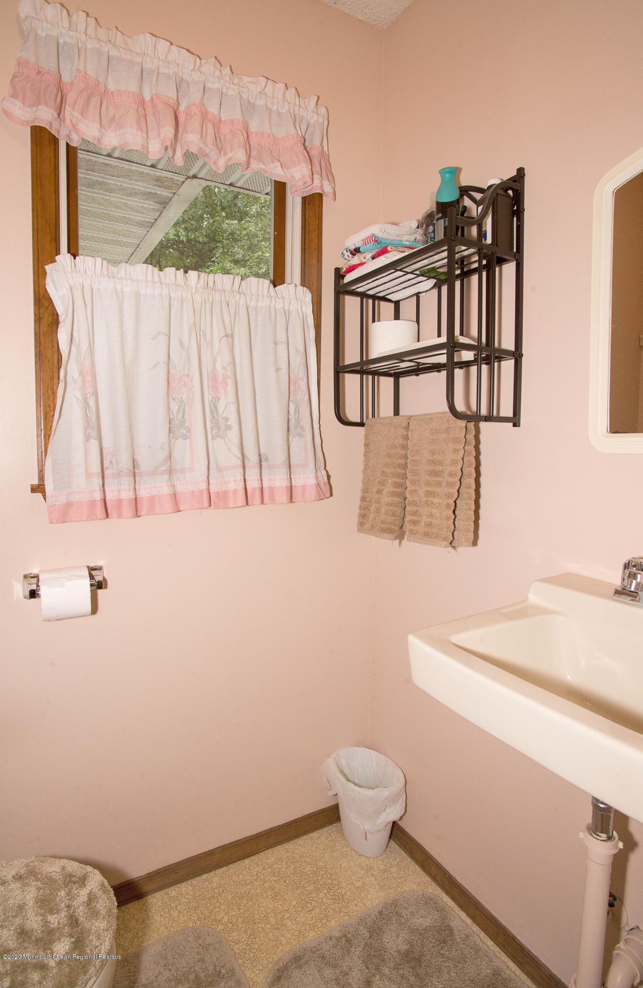 699 Pinehurst Road New Egypt, NJ 08533 - Photo 10 of 25 _RMJ1260 half bath