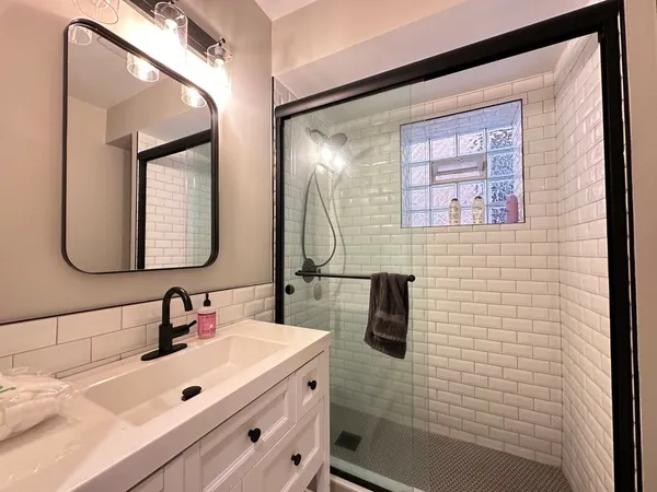$3,500 | 1424 North Bosworth Avenue, Unit 1, Chicago, IL 60642