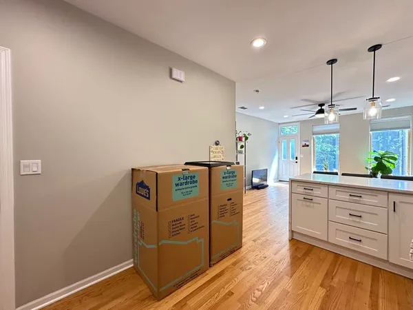 $3,500 | 1424 North Bosworth Avenue, Unit 1, Chicago, IL 60642