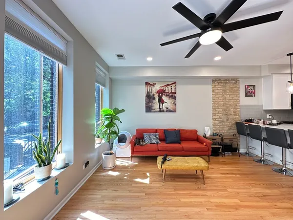$3,500 | 1424 North Bosworth Avenue, Unit 1, Chicago, IL 60642