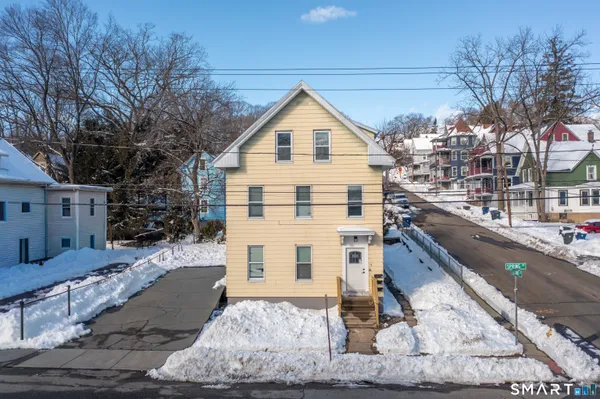 a house view with a outdoor space