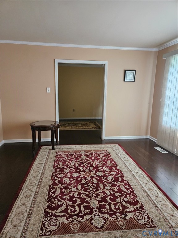 107 Tudor Road Colonial Heights, VA 23834 - Photo 3 of 13 Living Room