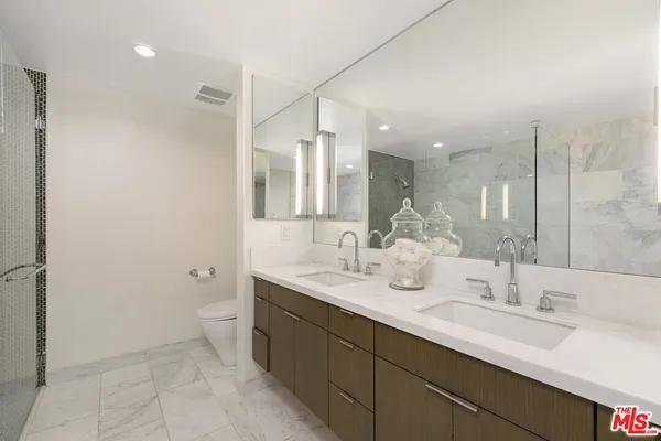 $1,324,500 | 1705 Ocean Avenue, Unit 107, Santa Monica, CA 90401