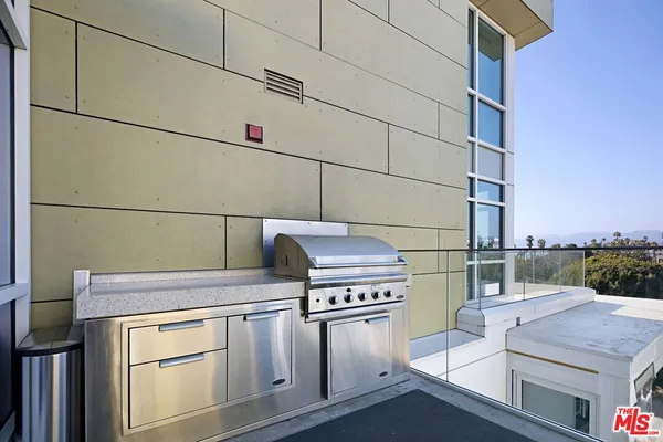 $1,324,500 | 1705 Ocean Avenue, Unit 107, Santa Monica, CA 90401