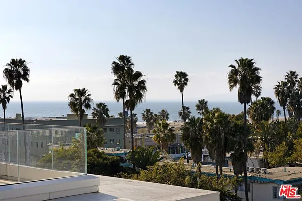 $1,324,500 | 1705 Ocean Avenue, Unit 107, Santa Monica, CA 90401