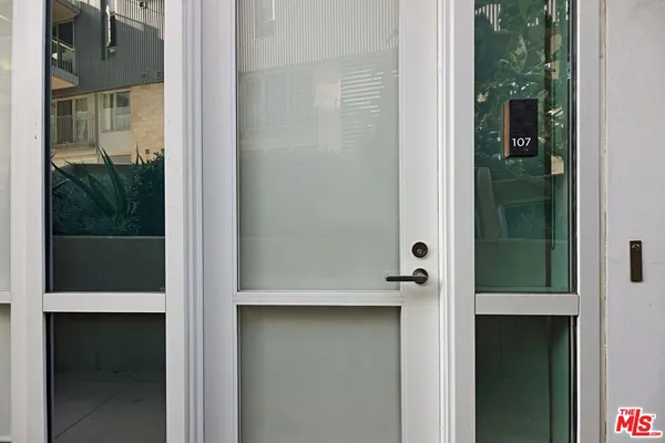$1,324,500 | 1705 Ocean Avenue, Unit 107, Santa Monica, CA 90401