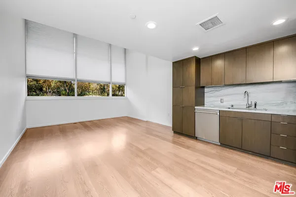 $1,324,500 | 1705 Ocean Avenue, Unit 107, Santa Monica, CA 90401