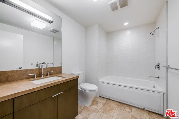 $1,324,500 | 1705 Ocean Avenue, Unit 107, Santa Monica, CA 90401