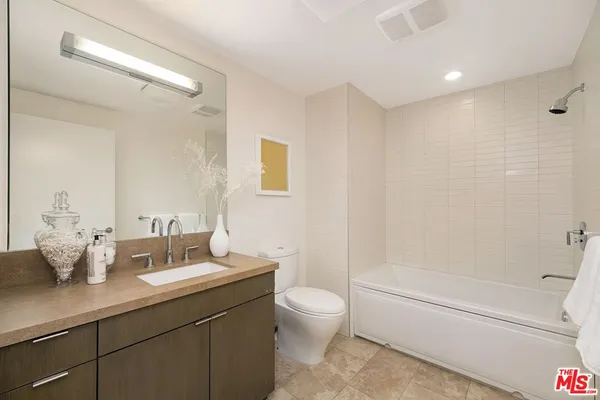 $1,324,500 | 1705 Ocean Avenue, Unit 107, Santa Monica, CA 90401