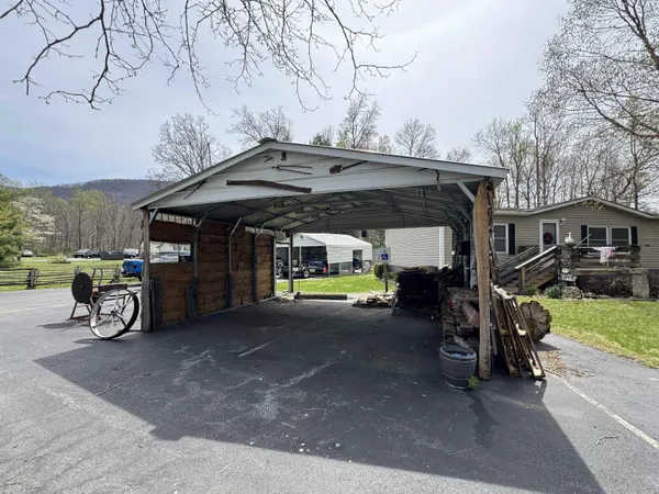 $259,000 | 67 Bottom Lane, Lyndhurst, VA 22952