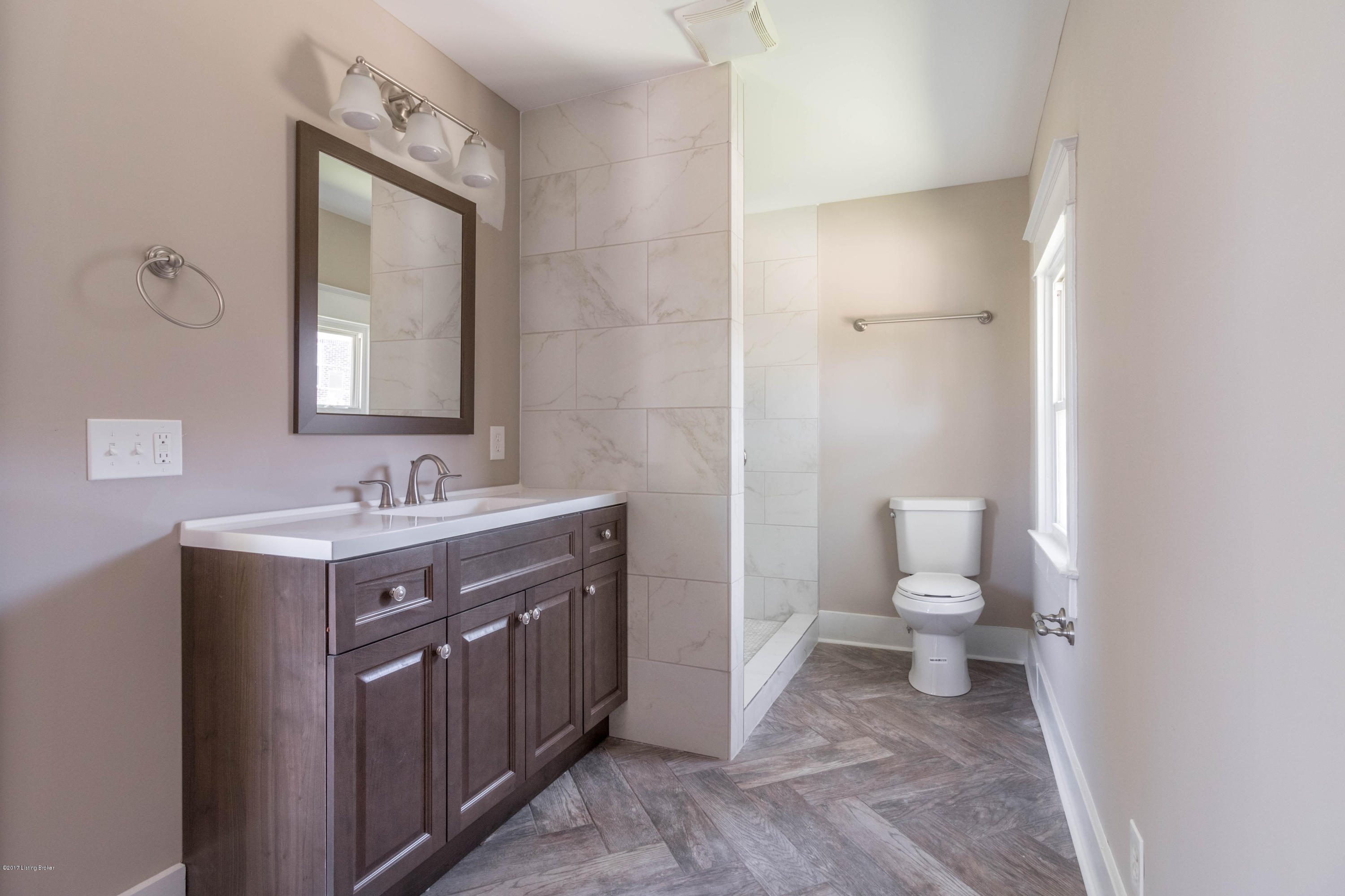 2241 Dundee Road Louisville, KY 40205 - Photo 25 of 26 Master Bath