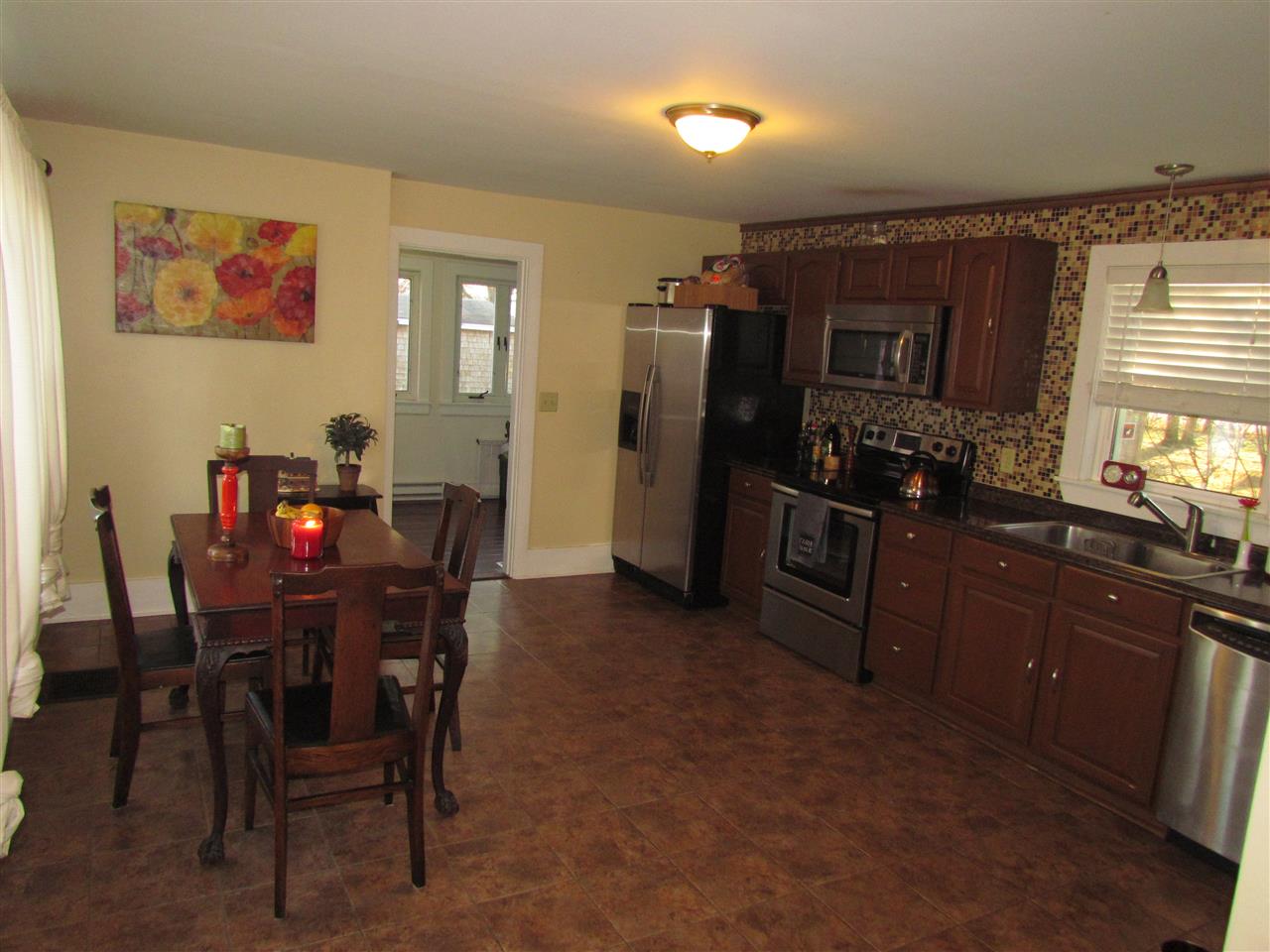 312 Goffstown Road Manchester, NH 03102 - Photo 2 of 20