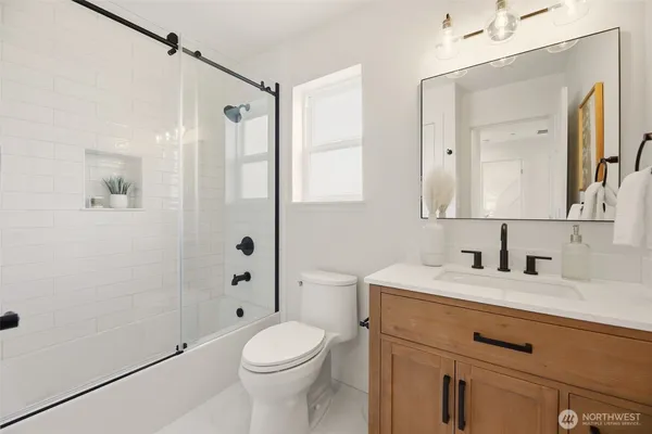 $800,000 | 31922 Northeast 55th Street, Carnation, WA 98014