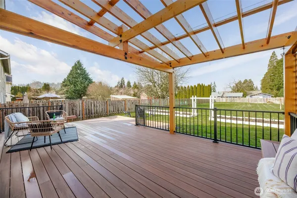 $800,000 | 31922 Northeast 55th Street, Carnation, WA 98014